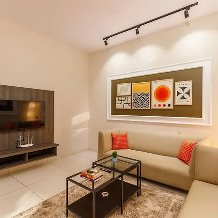 Ferienwohnung Bluo 2Bhk Koramangala - Kitchen, Lift, Parking